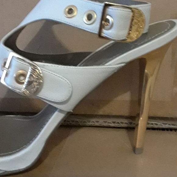 shoes - Picture 4 of 5